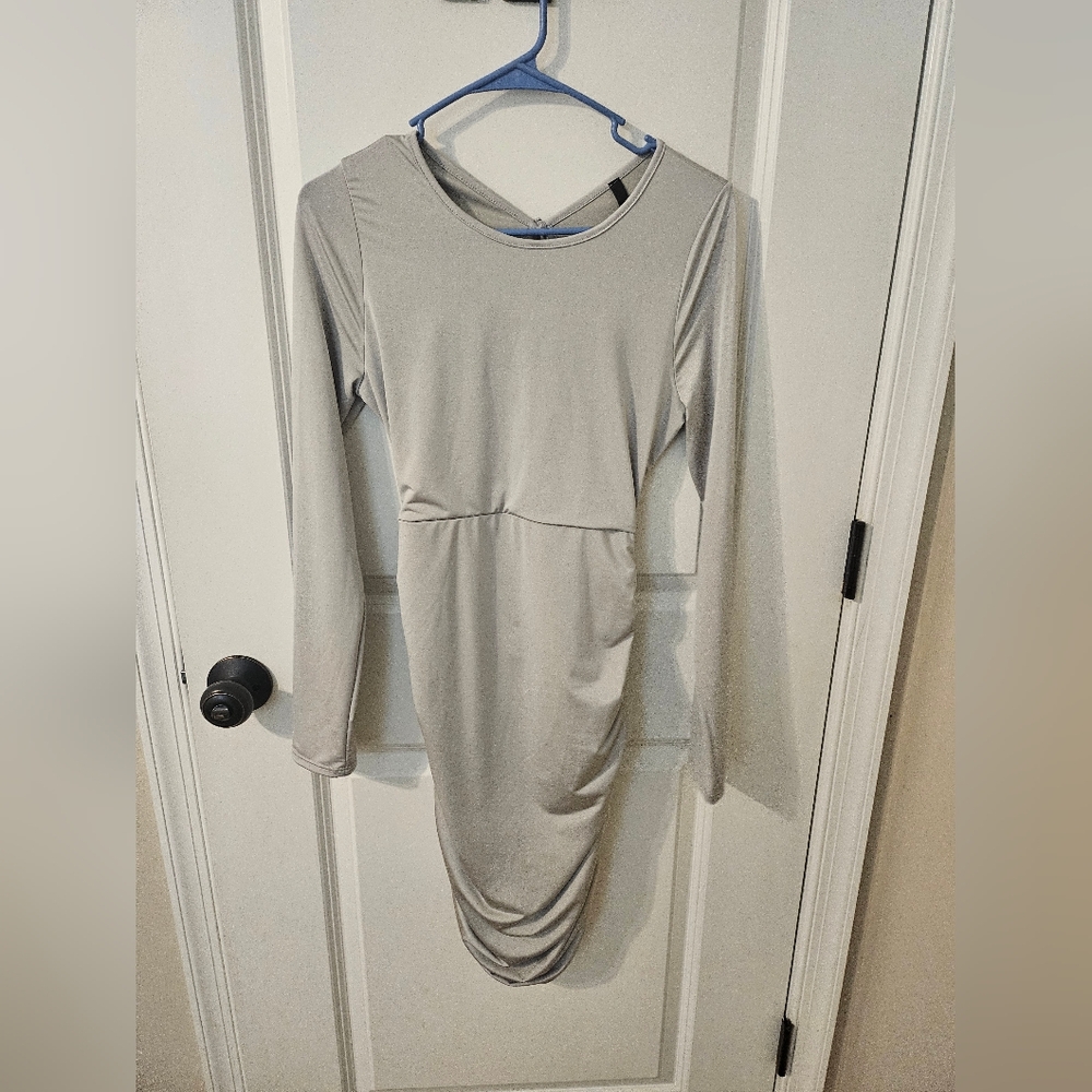 Elegant Gray Long Sleeve Dress